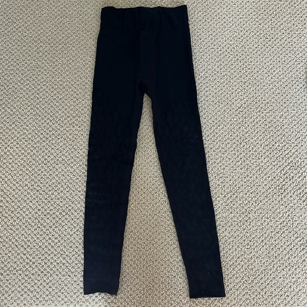 Fabletics Mid-Rise Sculptknit Leopard 7/8